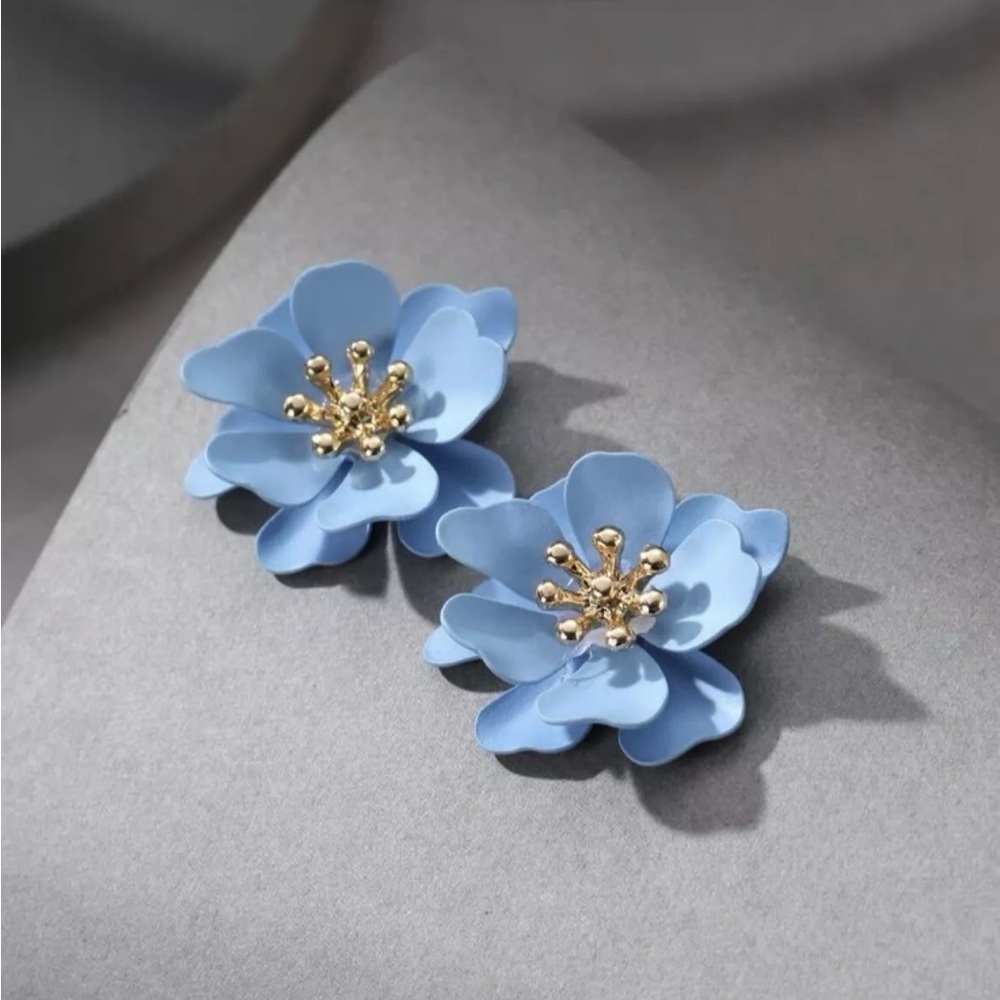 ANTHROPOLOGIE 3D BRIGITTE FLORAL POST STUD EARRINGS  BABY BLUE
